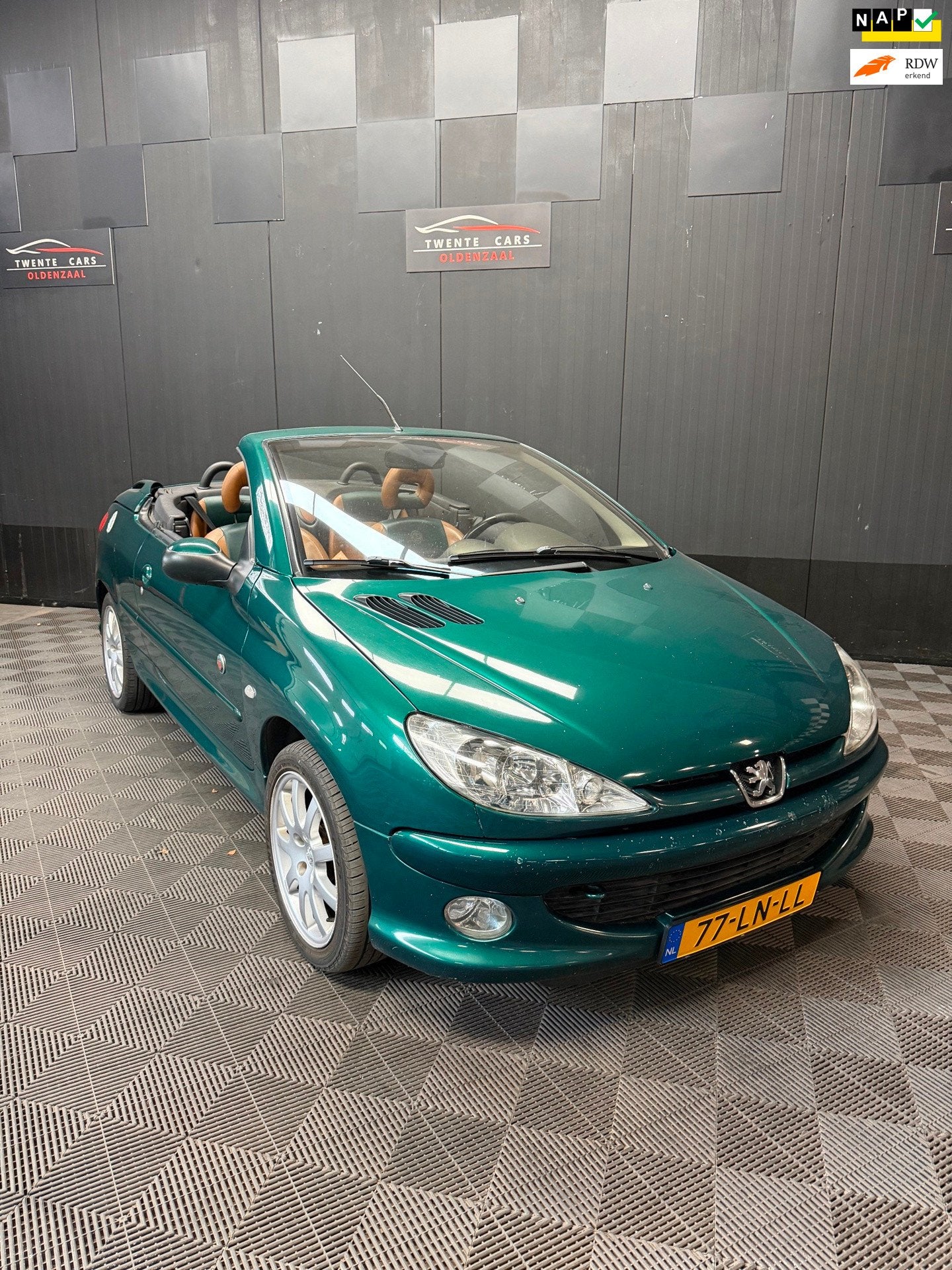Peugeot 206 CC 2.0-16V Roland Garros | Nieuwe APK |, 136 pk, Gebruikt, 4 cilinders, Cabriolet