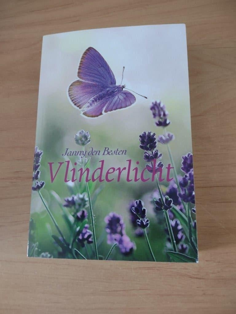 Vlinderlicht- Janny den Besten, Ophalen of Verzenden, Gelezen