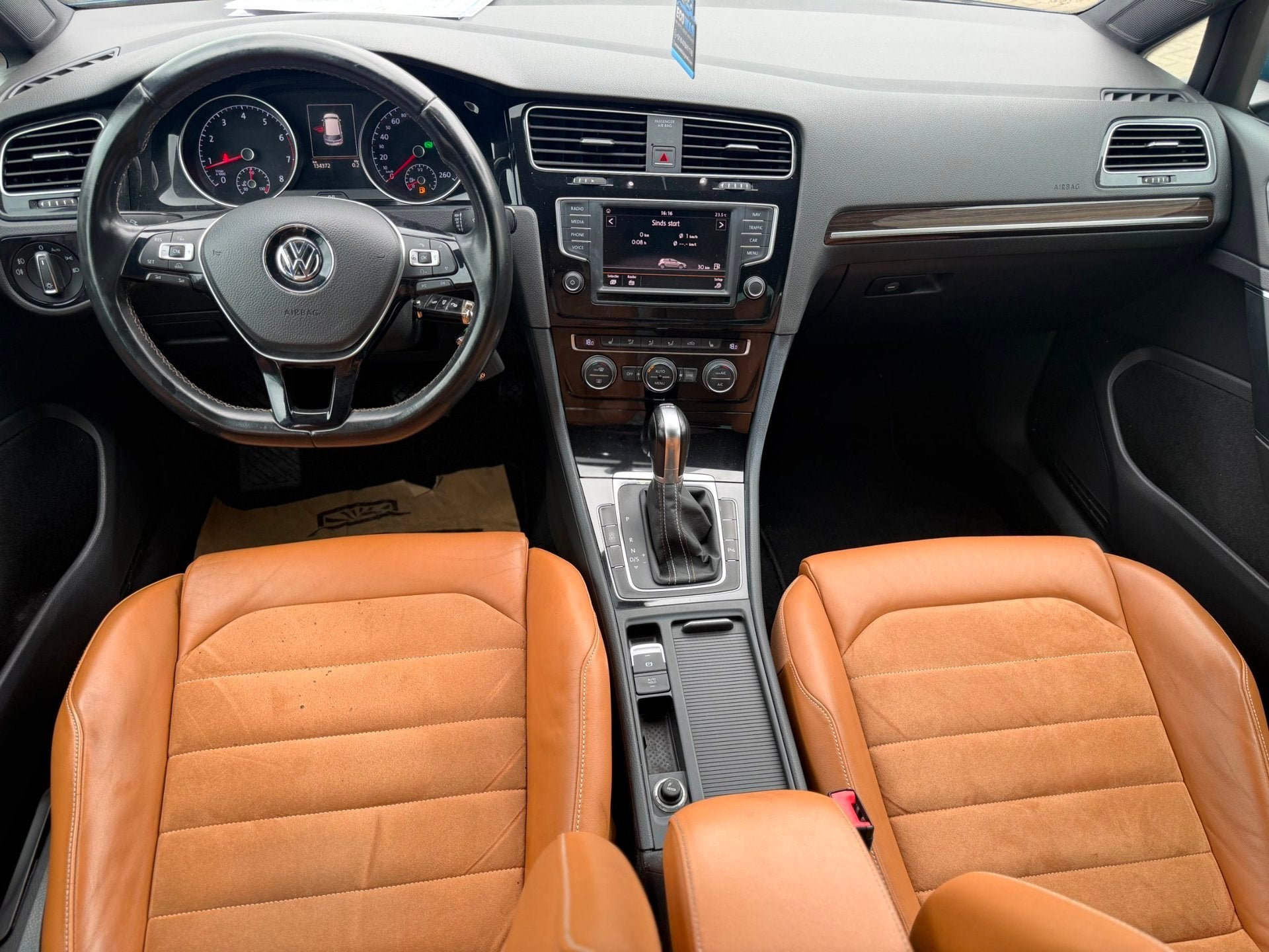 Volkswagen Golf /1.4 TSI / Business R Edition / camera/ Auto, Gebruikt, Euro 6, 4 cilinders, 150 pk