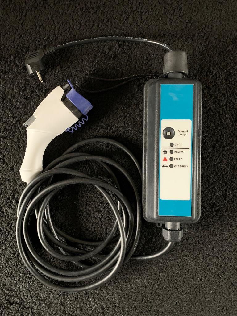 Thuislader / Autolader merk Yazaki, Auto diversen, Laadpalen, Ophalen, Zo goed als nieuw, Laadkabel