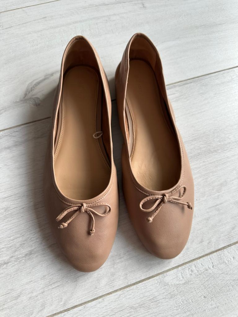 Cognac lederen ballerinas H&M maat 42, Beige, Zo goed als nieuw, Ballerina's, Ophalen of Verzenden