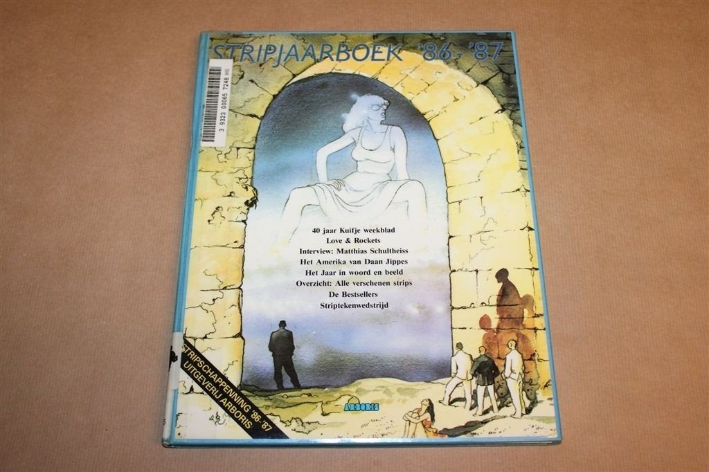 Stripjaarboek 86-87 — Kuifje, Jippes en Schultheiss, Eén stripboek, Ophalen of Verzenden, Gelezen
