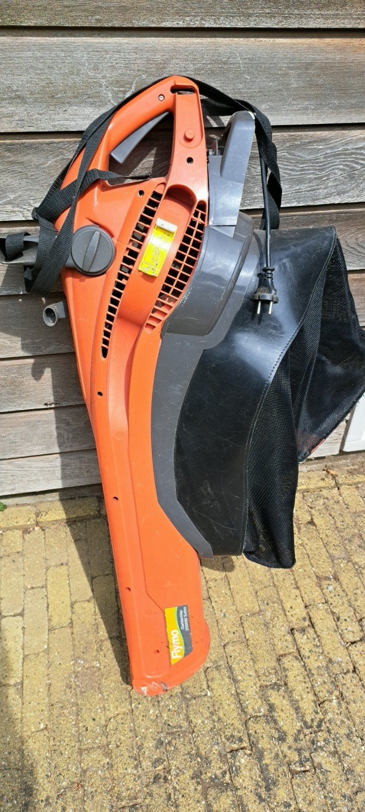 Flymo GardenVac 2500W Turbo Bladblazer/Bladzuiger, Ophalen, Gebruikt, Met opvangzak, Handgedragen