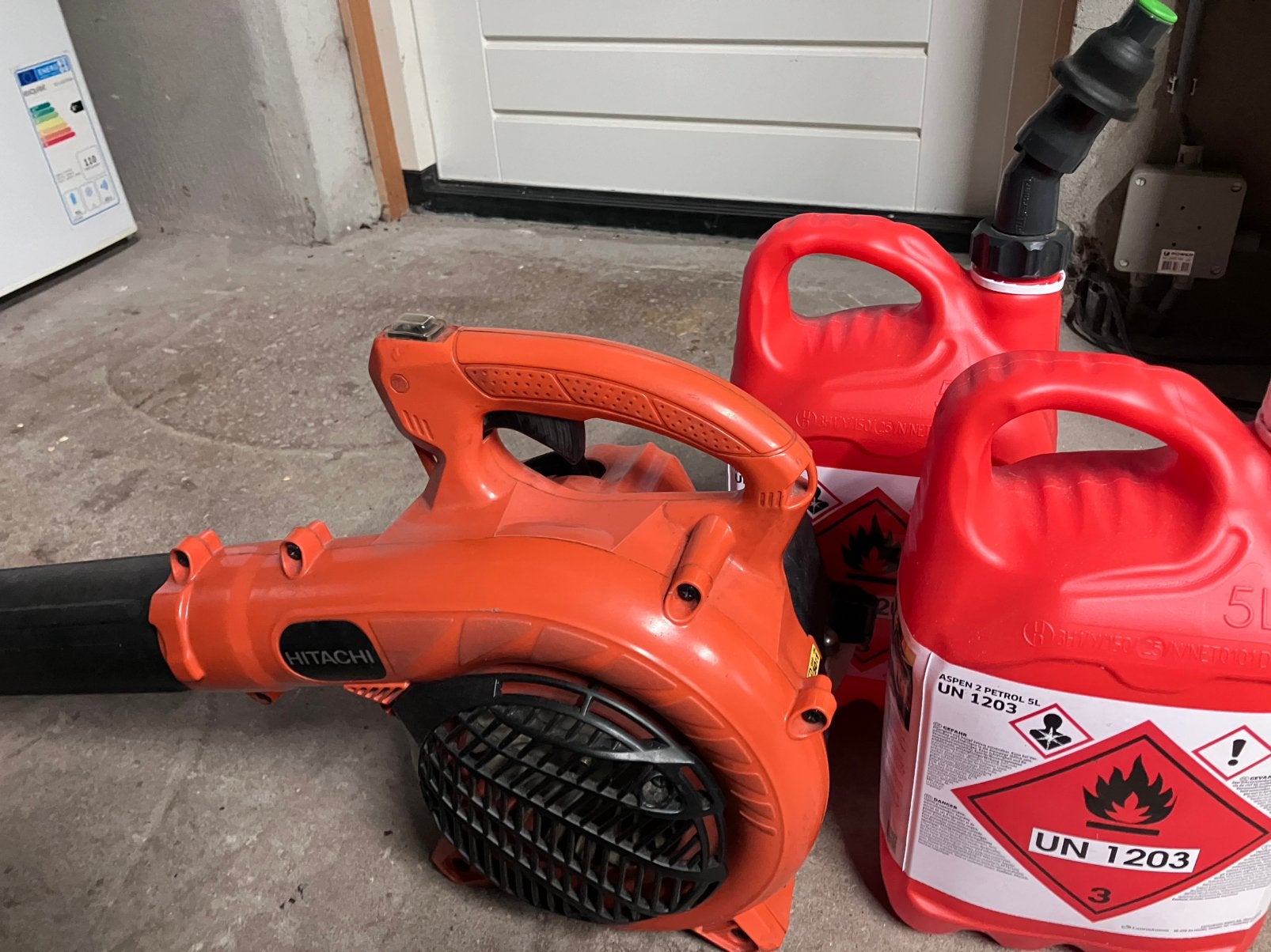 Hitachi bladblazer inclusief 2 x 5L Aspen2 en een schenktuit, Ophalen, Zo goed als nieuw, Elektrisch