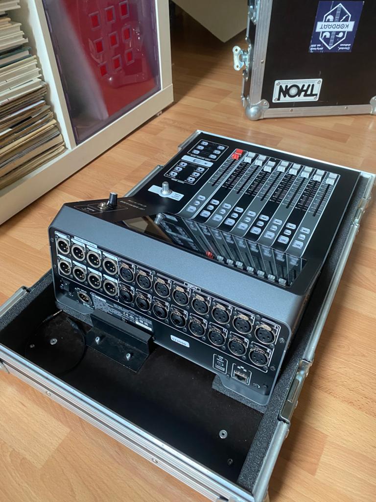 Yamaha DM3 Digitale Mixer - Zo goed als nieuw, Muziek en Instrumenten, Mengpanelen, Ophalen, Zo goed als nieuw, 20 kanalen of meer