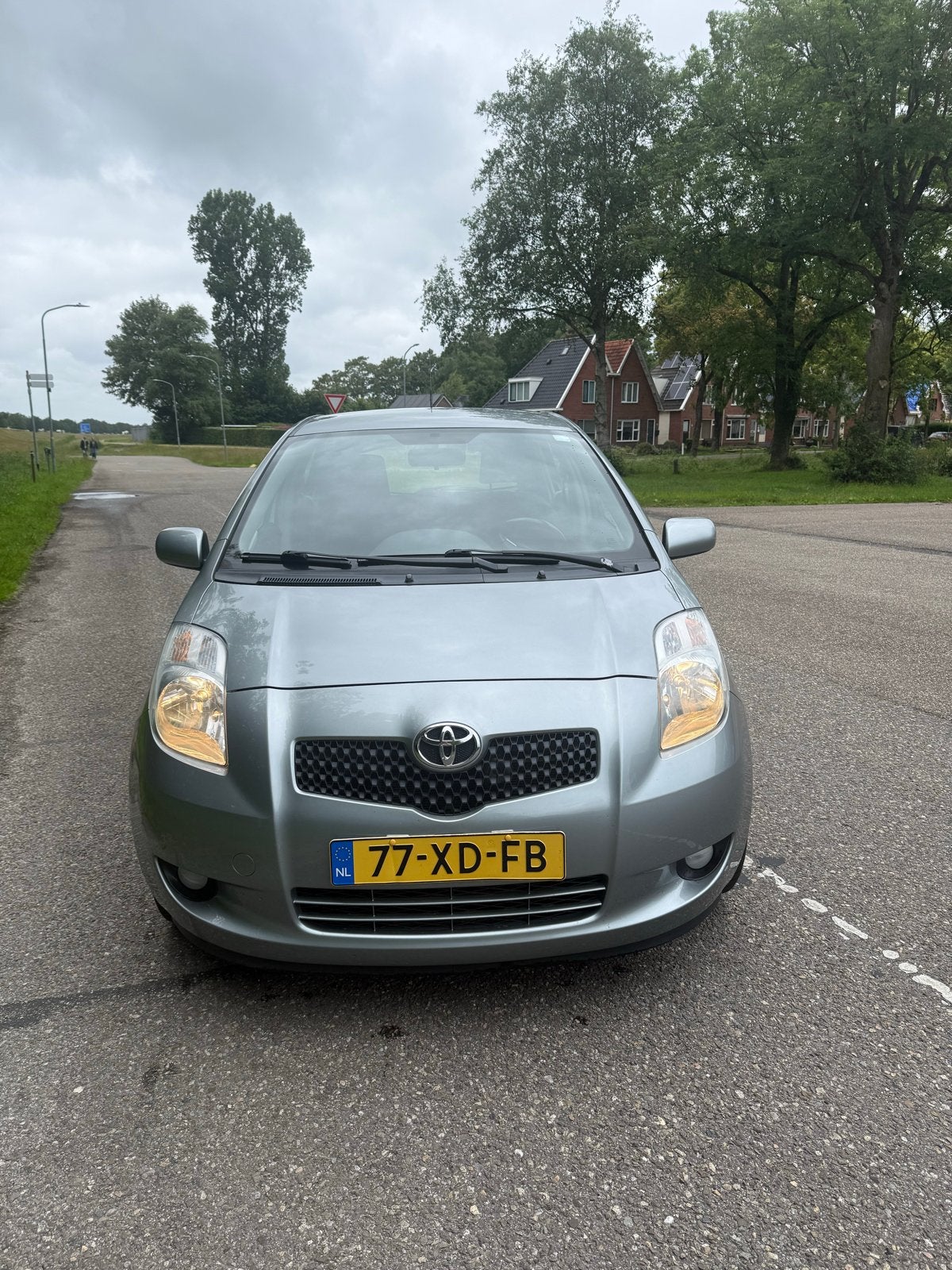 Te koop Toyota Yaris 2007, Stof, Zwart, 4 cilinders, 995 kg