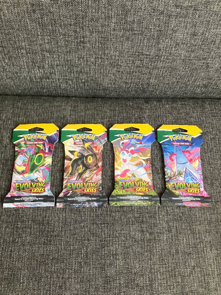 4x Pokemon Evolving Skies Sleeved Boosters art set, Ophalen of Verzenden, Nieuw, Booster