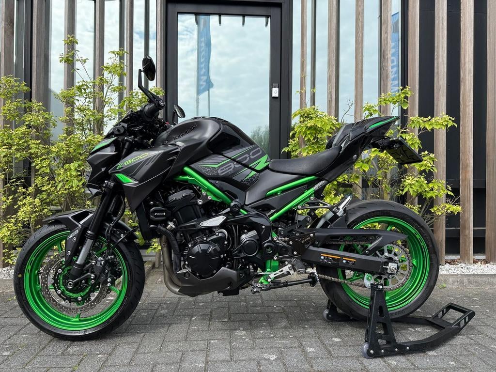KAWASAKI Z900 -2023- Full Akrapovic- Full Option, Motoren, 4 cilinders, 948 cc, Bedrijf, Onbekend