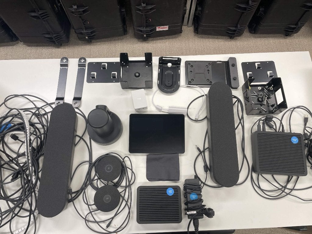 Logitech Rally PLUS Conference room setup, Computers en Software, Webcams, Ophalen, Gebruikt, Logitech