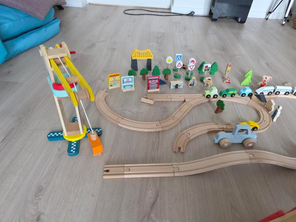 Houten speelgoedset: hijskraan, brandweerauto, treinbaan, Kinderen en Baby's, Speelgoed | Houten speelgoed, Ophalen of Verzenden