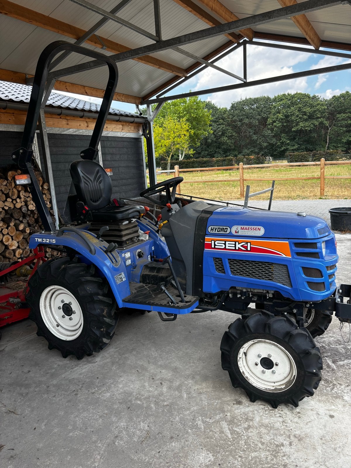 Iseki TM3215 compact tractor met klepelmaaier, Gebruikt, 2500 tot 5000, Tot 80 Pk, Ophalen