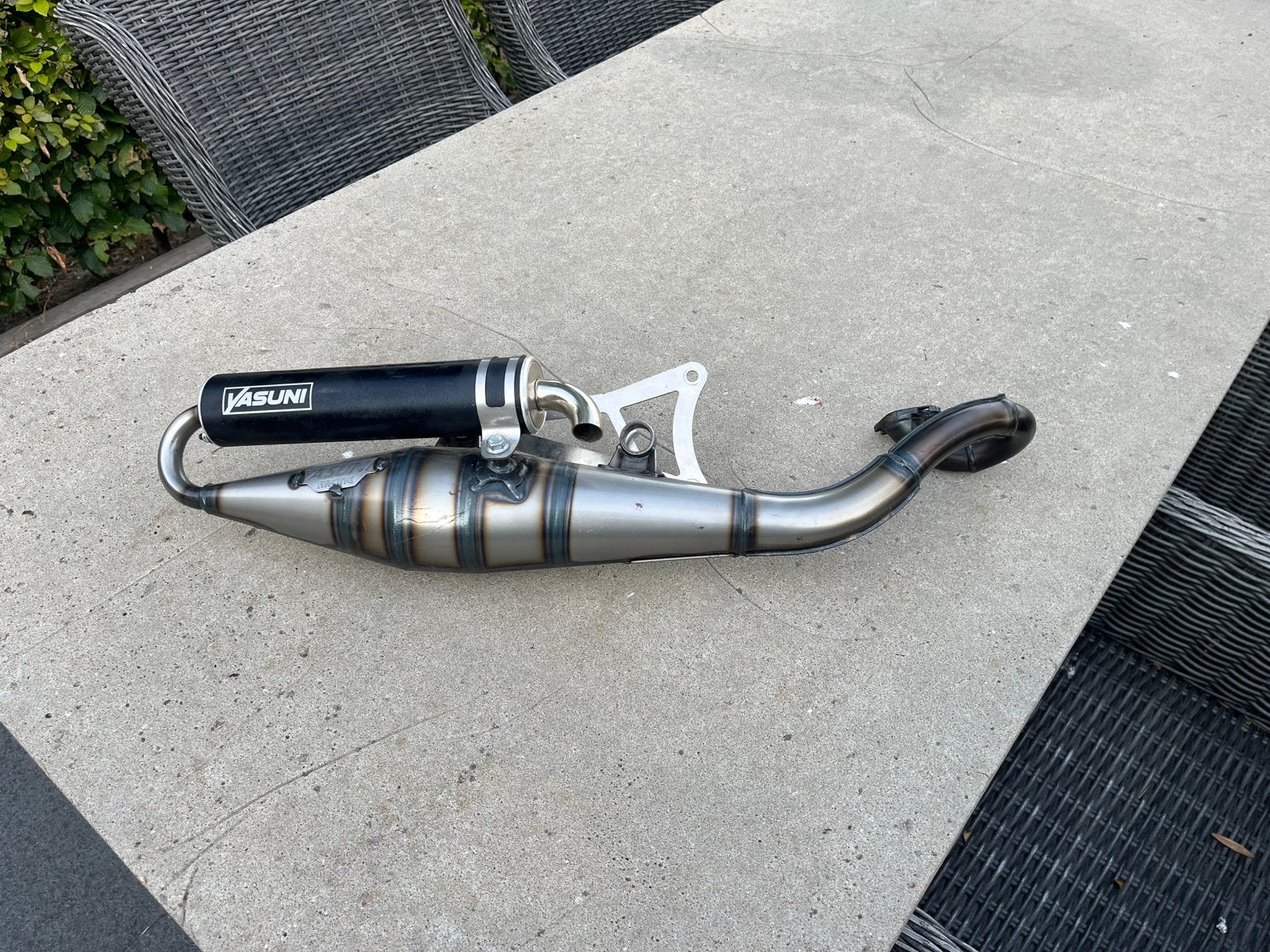 Yasuni uitlaat Yamaha 70cc, Fietsen en Brommers, Brommers | Tuning en Styling, Zo goed als nieuw, Ophalen of Verzenden