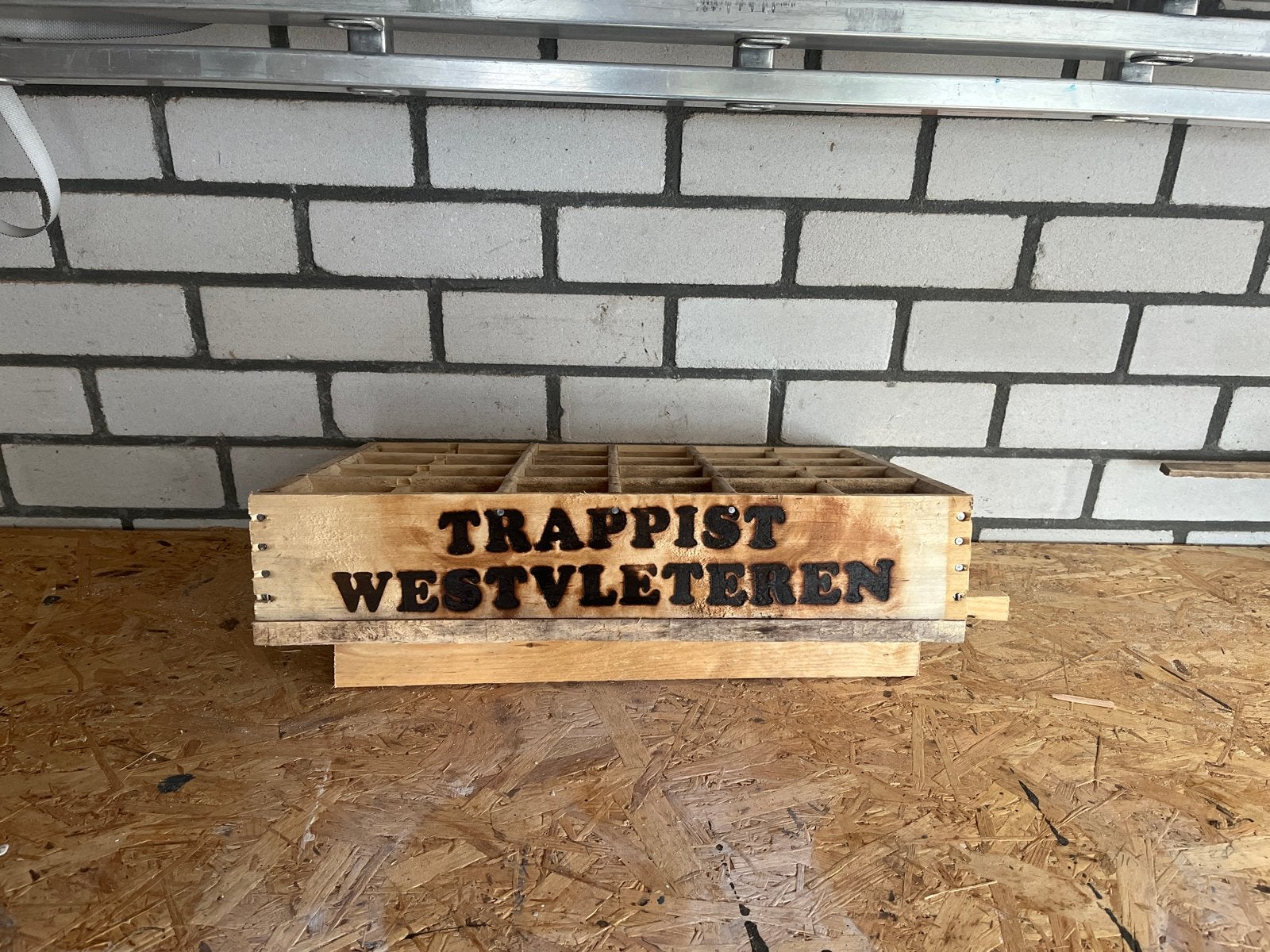 Vintage Trappist Westvleteren houten bierkrat, Ophalen, Gebruikt, Bruin, Vintage