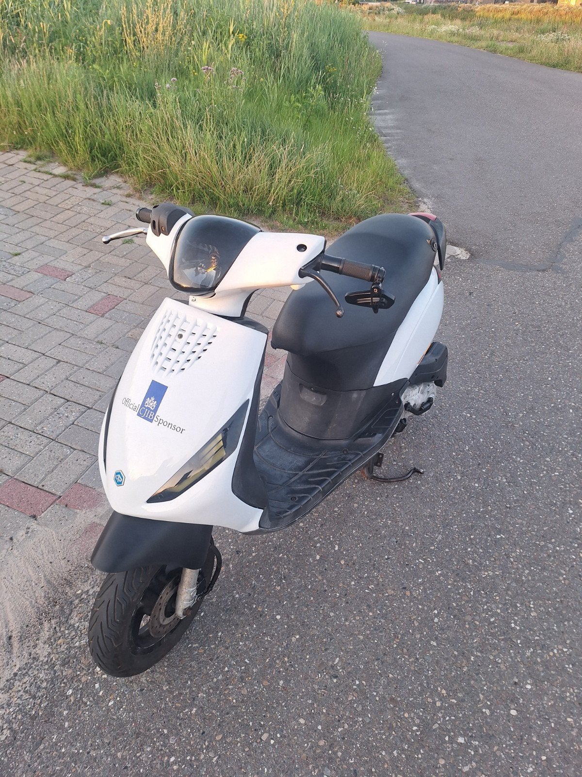 Piaggio Zip Scooter - Wit, Goede Staat, Fietsen en Brommers, Scooters | Piaggio, Ophalen, Benzine, Zip