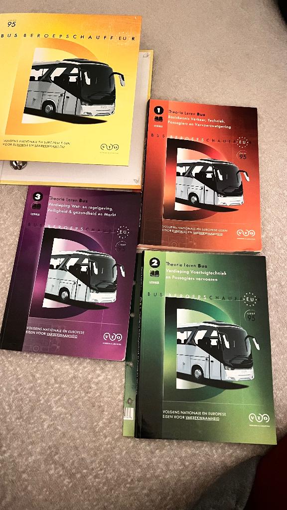 Bus theorie boeken inclusief code 95, Boeken, Studieboeken en Cursussen, Ophalen, Alpha, Zo goed als nieuw, Niet van toepassing