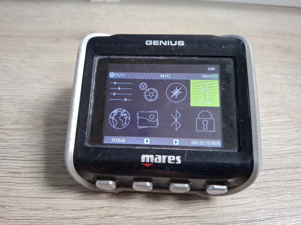 Mares Genius duikcomputer (kapotte behuizing) met 2 tankpods, Ophalen of Verzenden, Gebruikt, Duikcomputer