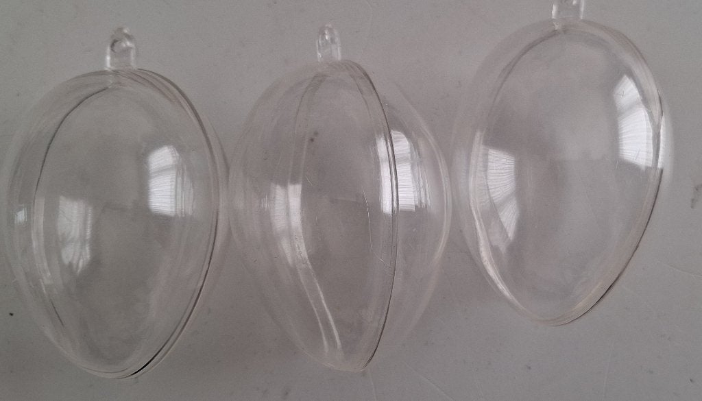 3 plastic eieren 6cm hoog. Voor Decoratie, Ophalen of Verzenden, Gebruikt, Kunststof, Overige typen