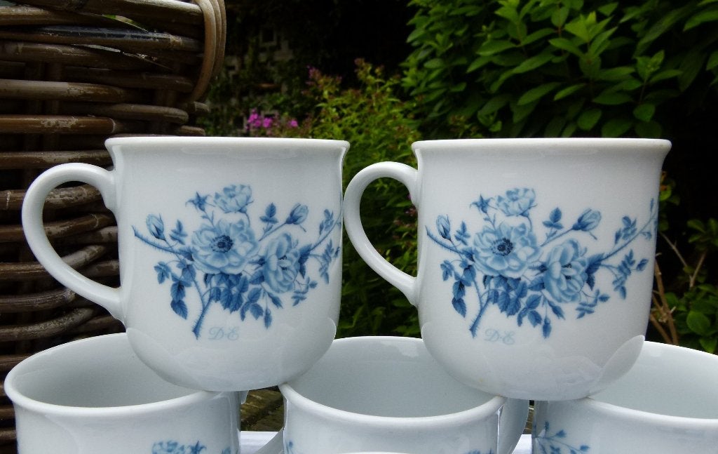 Set van 5 Vintage Douwe Egberts Mokken met Blauwe Roos, Overige merken, Keramiek, Vintage, Nieuw