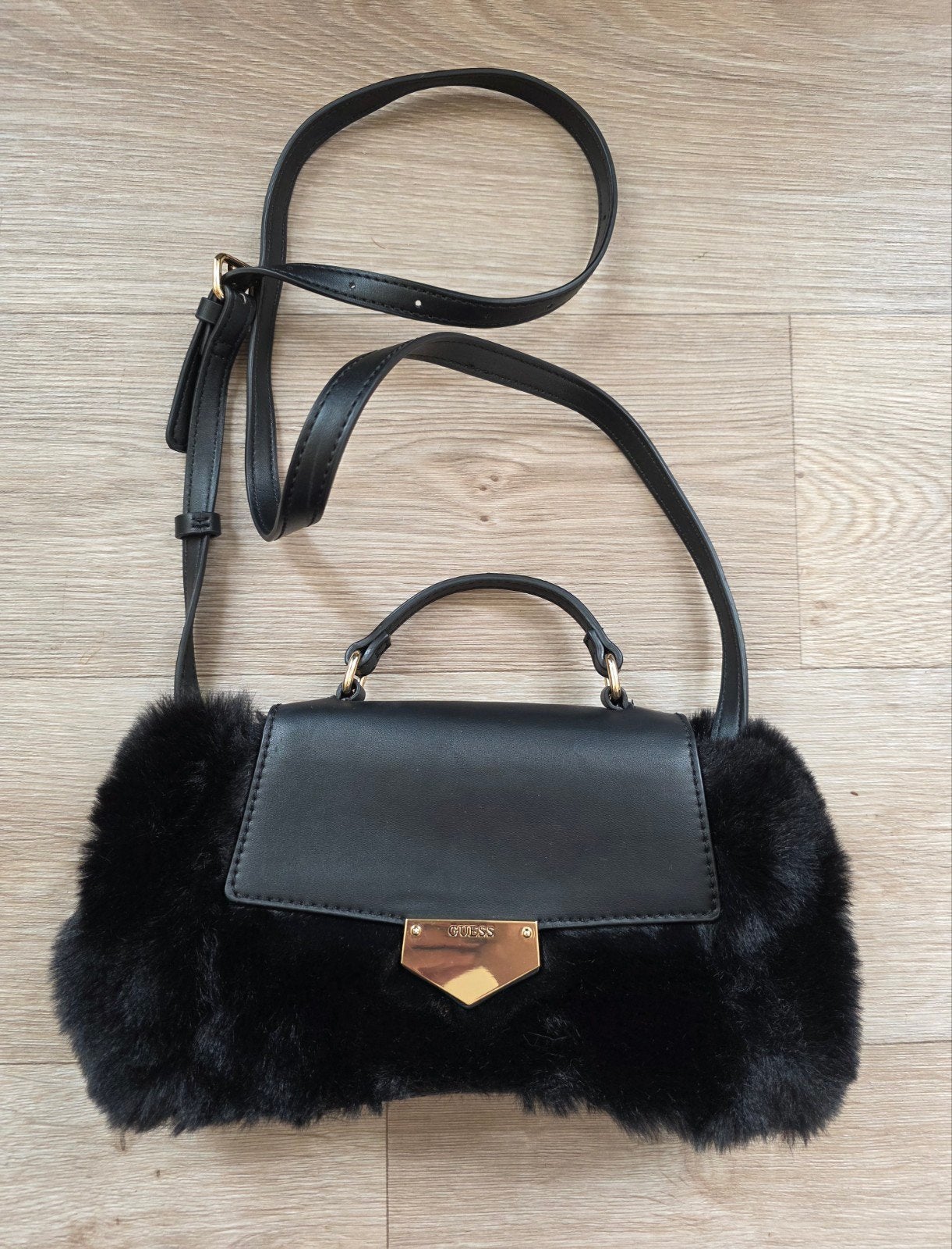 GUESS zwarte faux fur handtas / schoudertas – Nieuwstaat, Verzenden, Nieuw, Zwart, Handtas