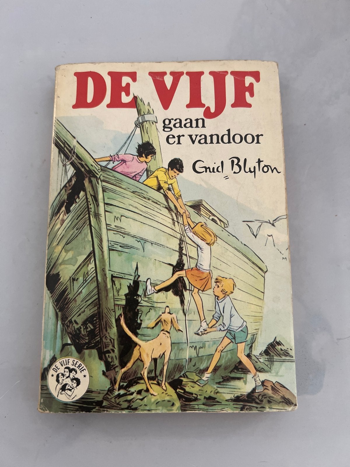 De Vijf gaan er vandoor - Enid Blyton (Vintage Boek), Boeken, Ophalen of Verzenden, Gelezen, Fictie algemeen