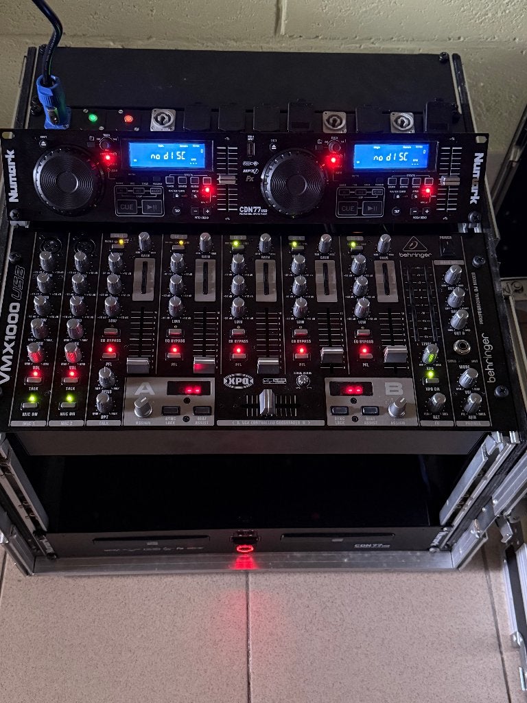 Dj installatie in flightcase, Ophalen, Zo goed als nieuw, Dj-set, Overige merken