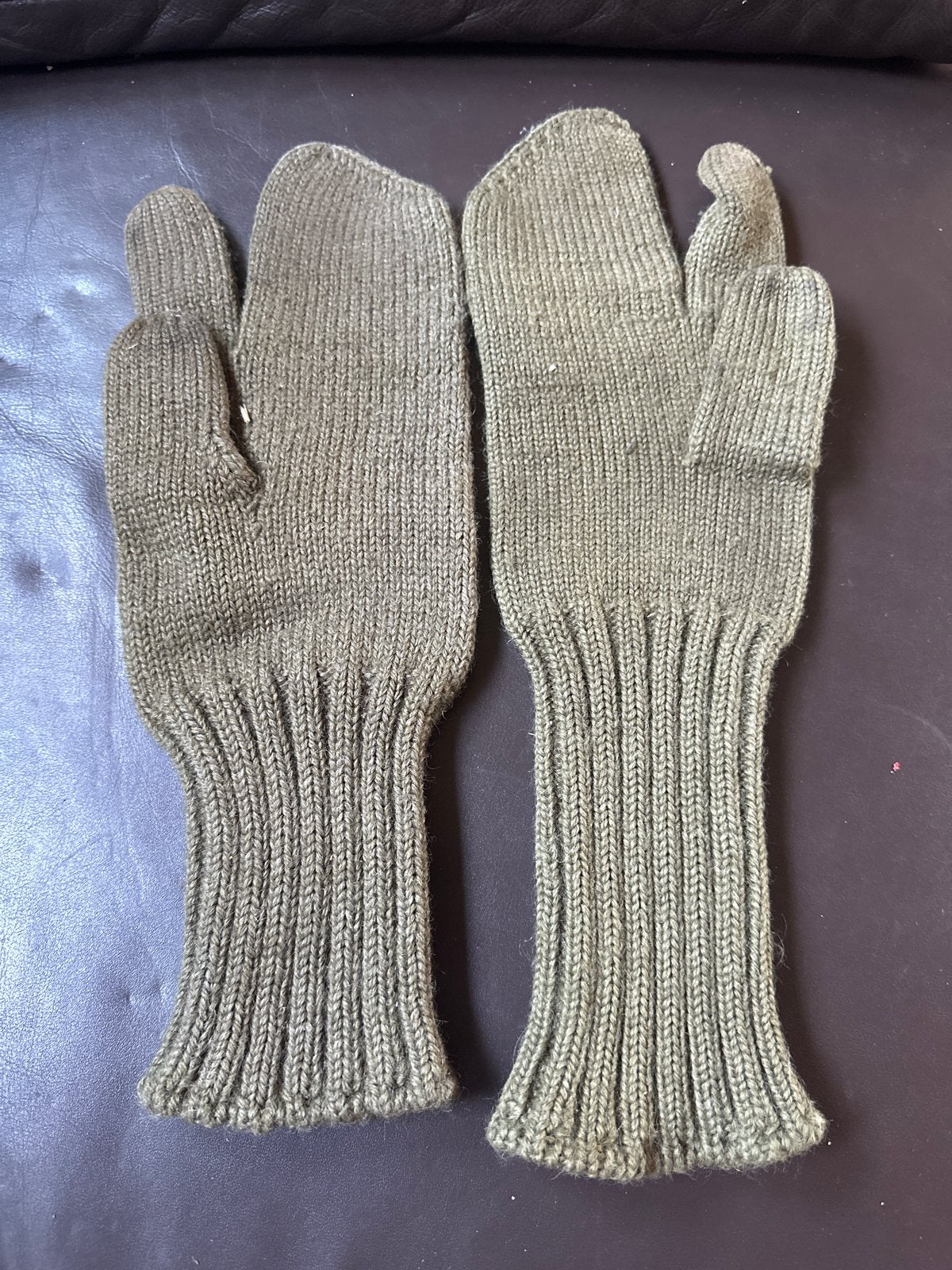 Warme gebreide handschoenen - olijfgroen, Ophalen of Verzenden, Landmacht, Nederland, Kleding of Schoenen