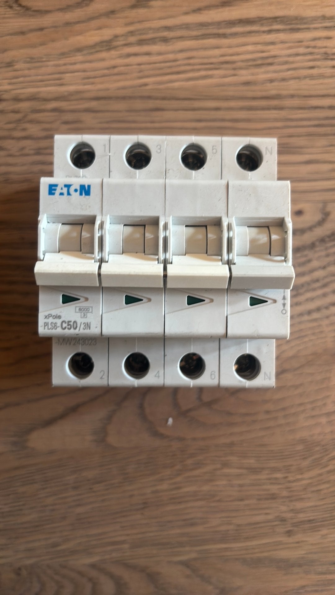 Krachtautomaat 50A C-kar, Ophalen, Zo goed als nieuw