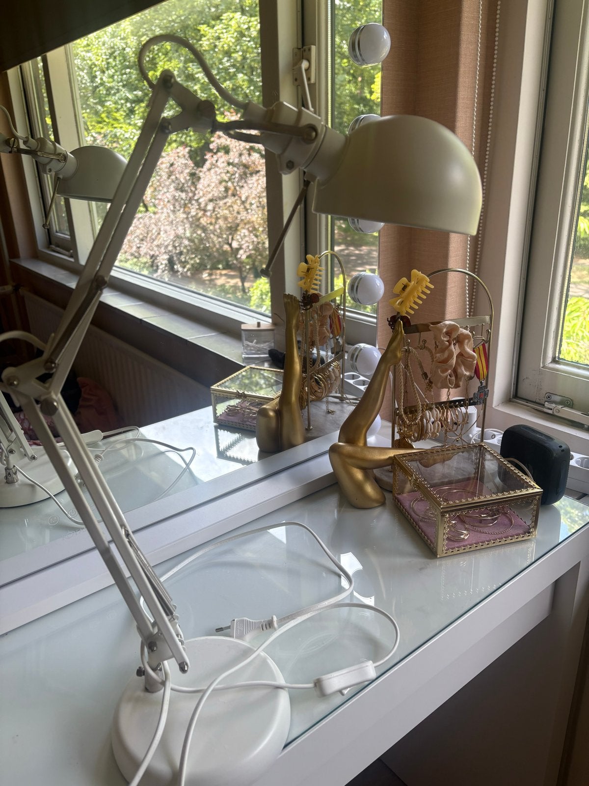 Witte bureaulamp IKEA - Verstelbaar en functioneel, Ophalen, Gebruikt, Metaal, 50 tot 75 cm