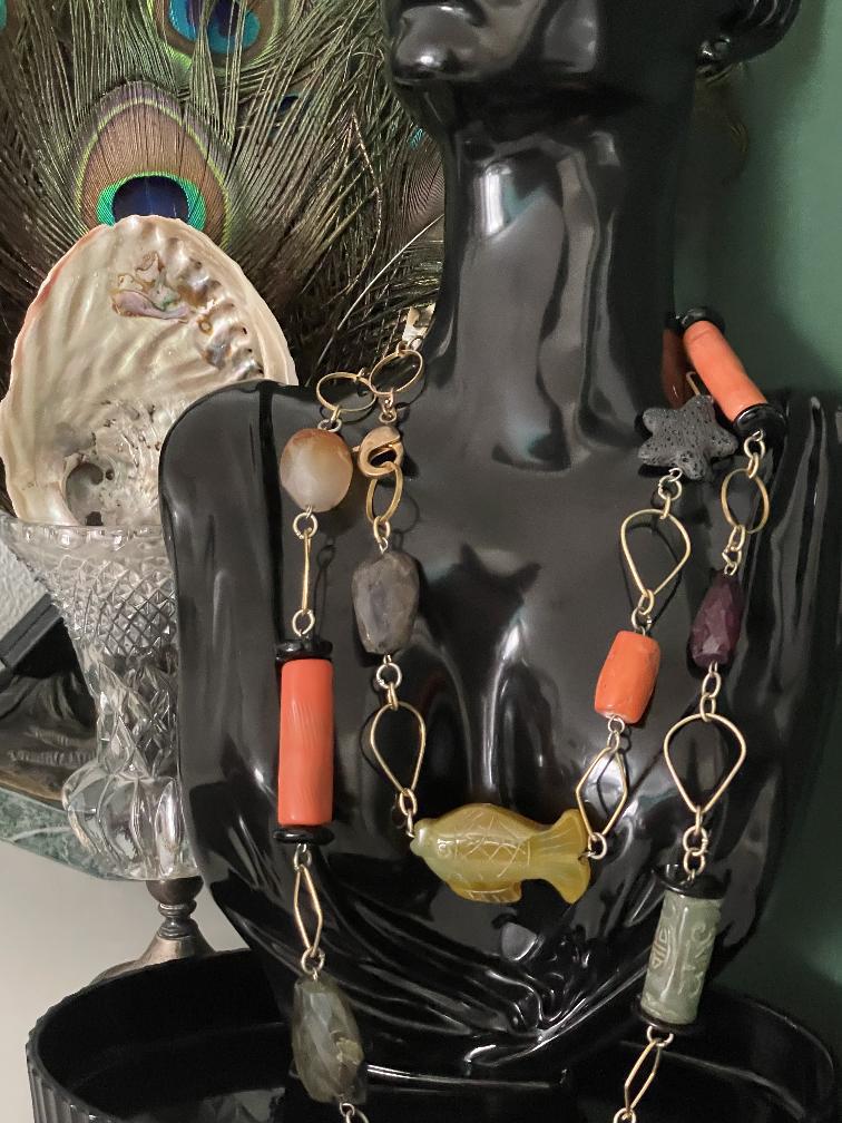 Unieke zeldzame vintageketting met koraal , lava , robijn et, Sieraden, Tassen en Uiterlijk, Antieke sieraden, Ophalen of Verzenden