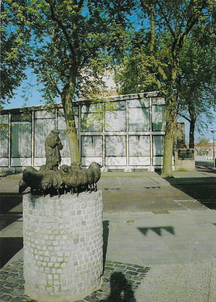 Venray schaapsherder met schouwburg ansichtkaart ( 539 ), Ophalen of Verzenden, 1980 tot heden, Gelopen