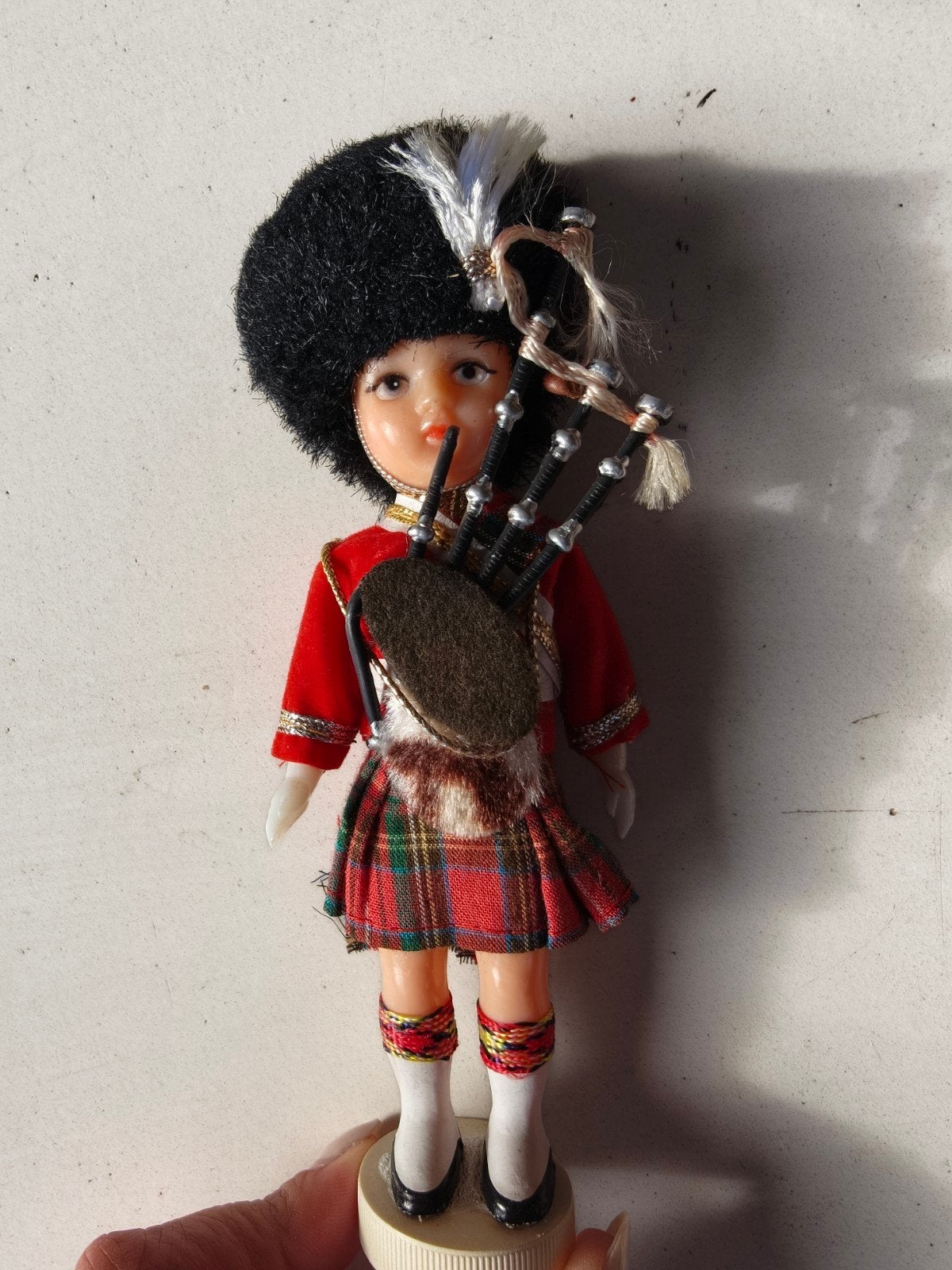 Vintage Schotse Garde pop met doedelzak souvenir, Ophalen of Verzenden, Gebruikt, Pop