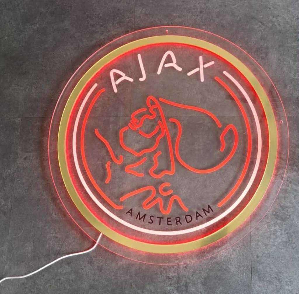 Ajax Amsterdam plexi neon decoratie verlichting led lamp, Ophalen of Verzenden, Nieuw, Lichtbak of (neon) lamp