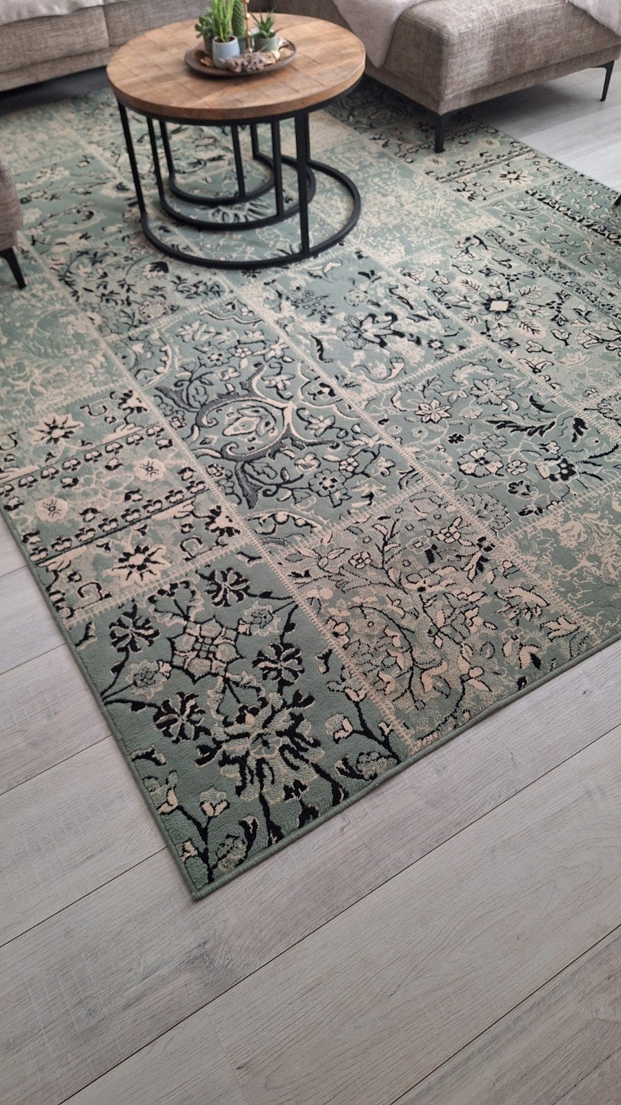 Vloerkleed 330x230 cm in prima staat, Huis en Inrichting, Ophalen, Blauw, Modern, Klassiek, Patchwork, 200 cm of meer