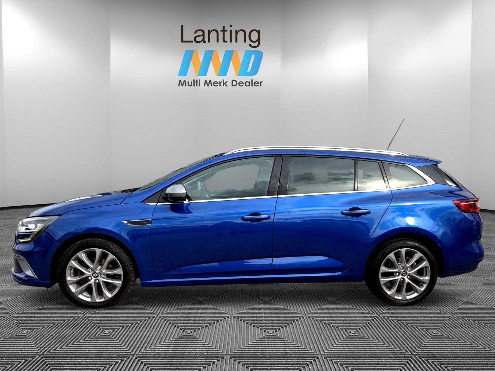 Renault Megane Estate 1.2 TCe GT-Line, Stof, Gebruikt, 4 cilinders, Met garantie (alle)