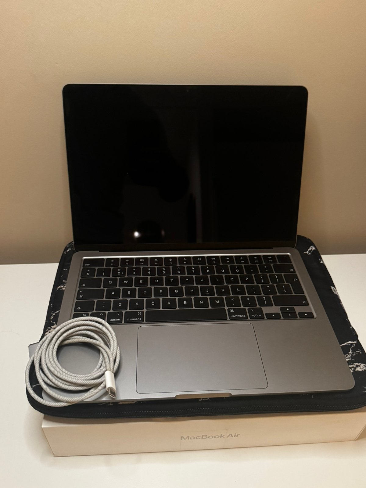 MacBook Air M2 2022 13,6” | 8GB | 256GB | Toetsenbord defect
