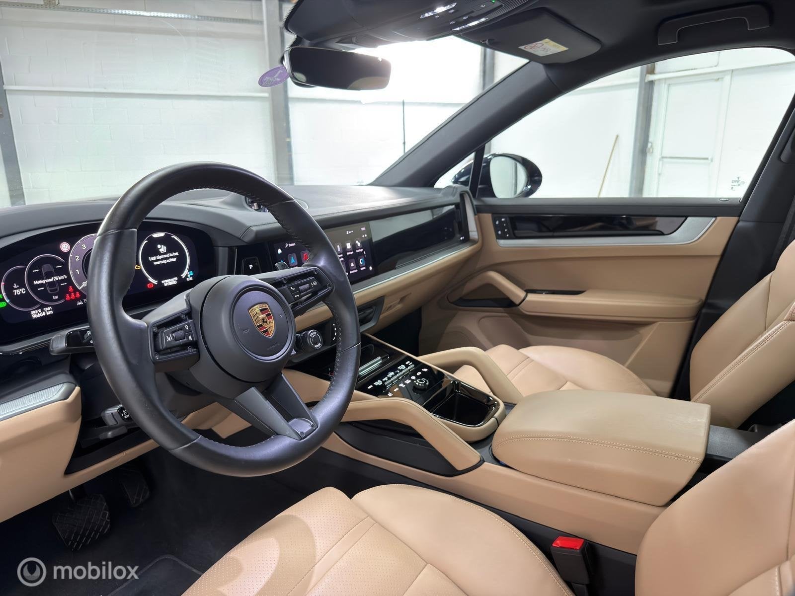 Porsche Cayenne Coupé 3.0 E-Hybrid | Pano | Achterasbesturi, Auto's, Automaat, Gebruikt, 2995 cc, Blauw