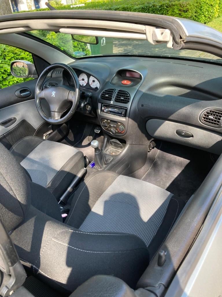 Peugeot 206 1.6 16V CC 2002 Grijs, Voorwielaandrijving, Stof, 4 cilinders, Cabriolet