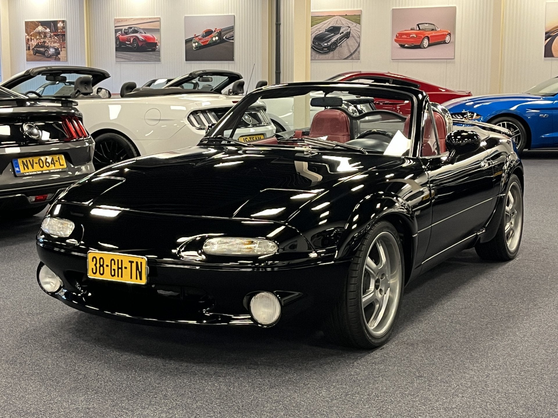 Mazda MX-5 NA Roadster 1.6i Miata Black-Red Edition CDN Post, foto 8