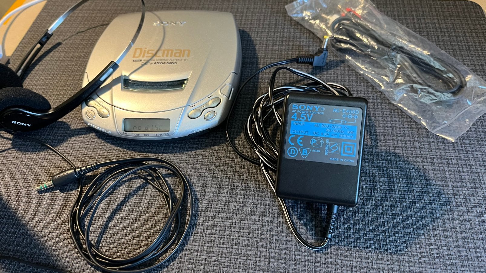 Sony Discman D-191, Ophalen of Verzenden, Zo goed als nieuw