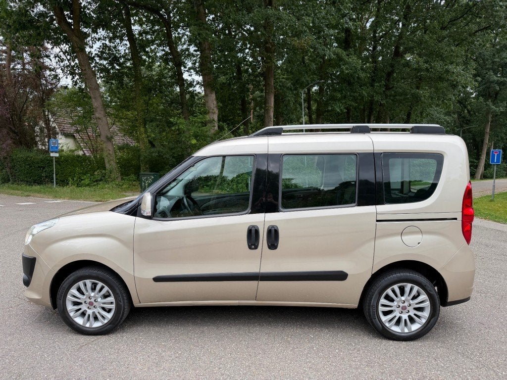 Fiat DOBLO 1.4 Emotion - Airco - D riem is V.v - APK 05-27 !, Auto's, Fiat, Voorwielaandrijving, Euro 5, Gebruikt, Doblo