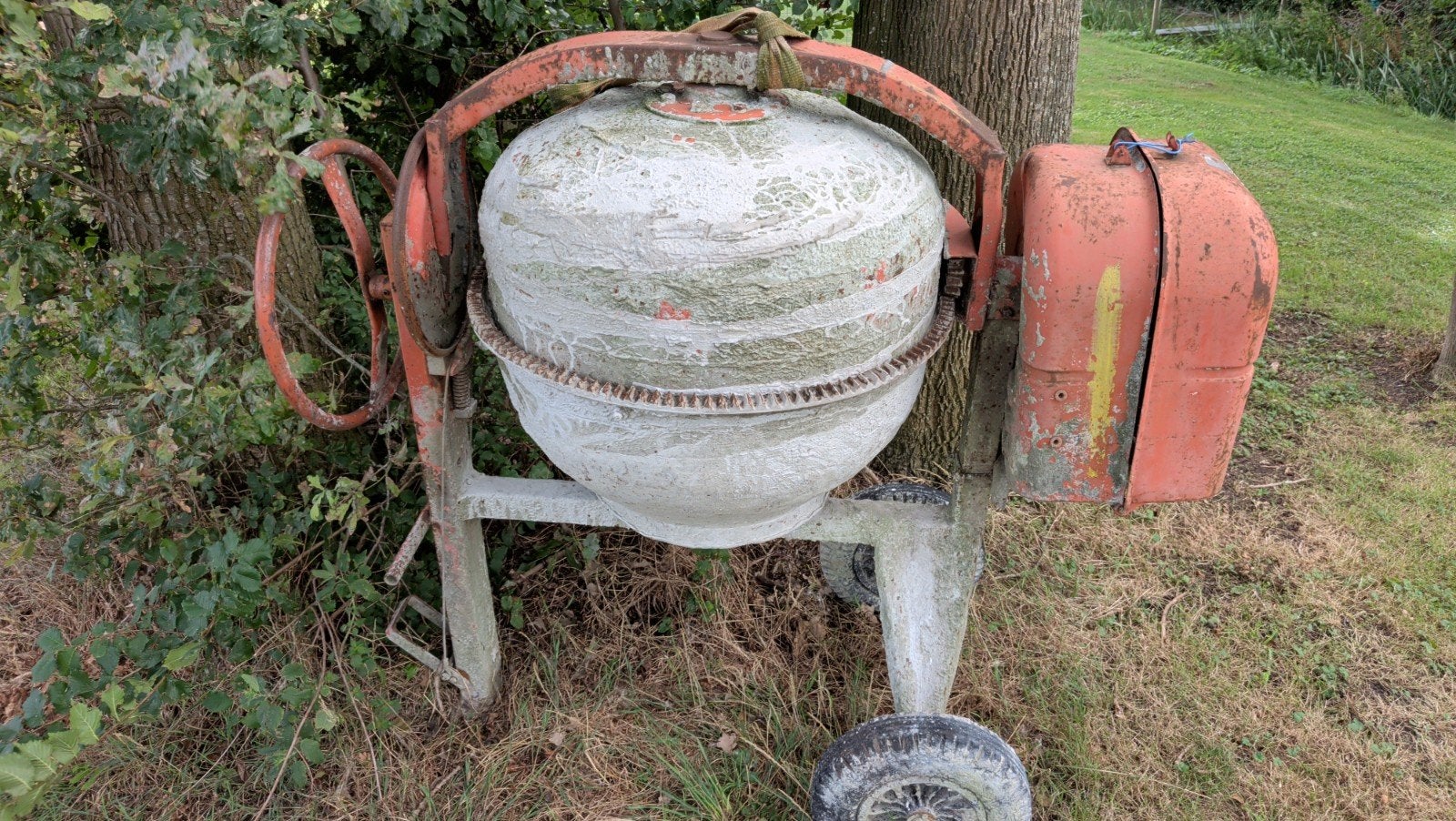 Oude maar werkende betonmolen - goedkoper dan huren, Ophalen, Gebruikt