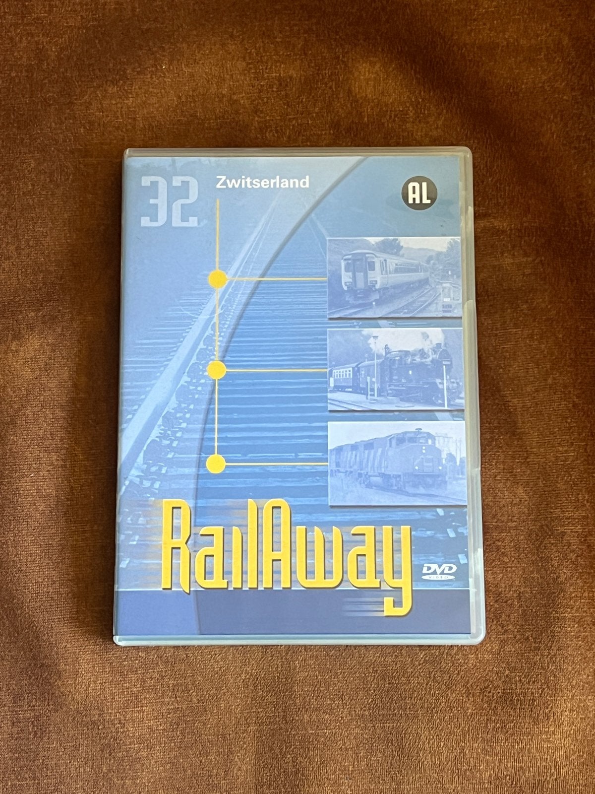 RailAway 32: Zwitserland - Treinreizen door prachtige landsc, Alle leeftijden, Verzenden, Gebruikt