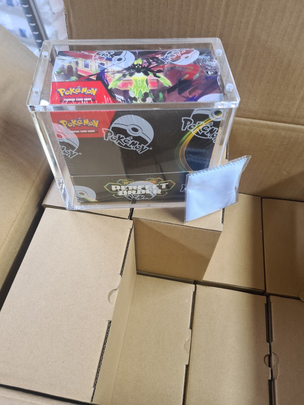Acryl Case Engelse Boosterbox Nieuw, Ophalen of Verzenden, Nieuw, Boosterbox