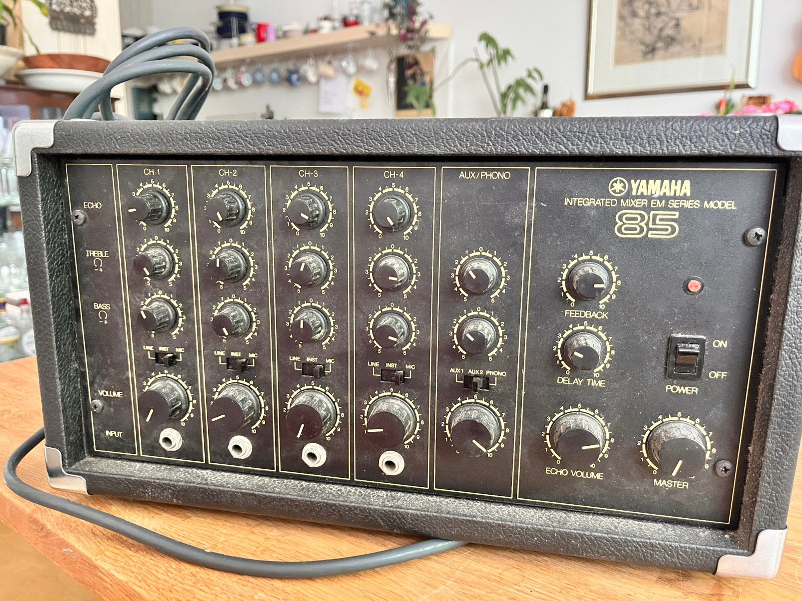 Yamaha EM-85 Geïntegreerde Mixer Versterker, Ophalen, Gebruikt, Minder dan 5 kanalen, Microfooningang