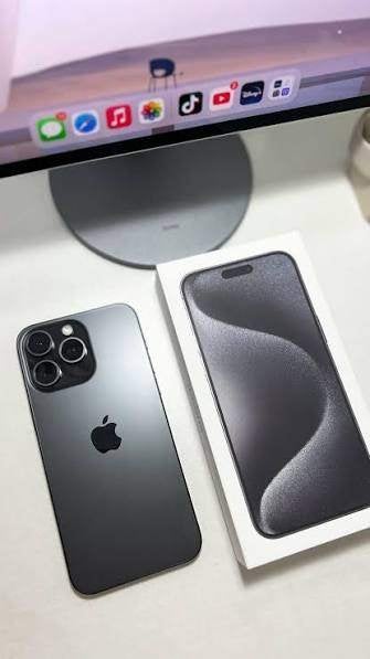 Apple Iphone 15 Pro Titanium Black 256GB met doos nu €549, Telecommunicatie, Mobiele telefoons | Apple iPhone, Zwart, Zo goed als nieuw