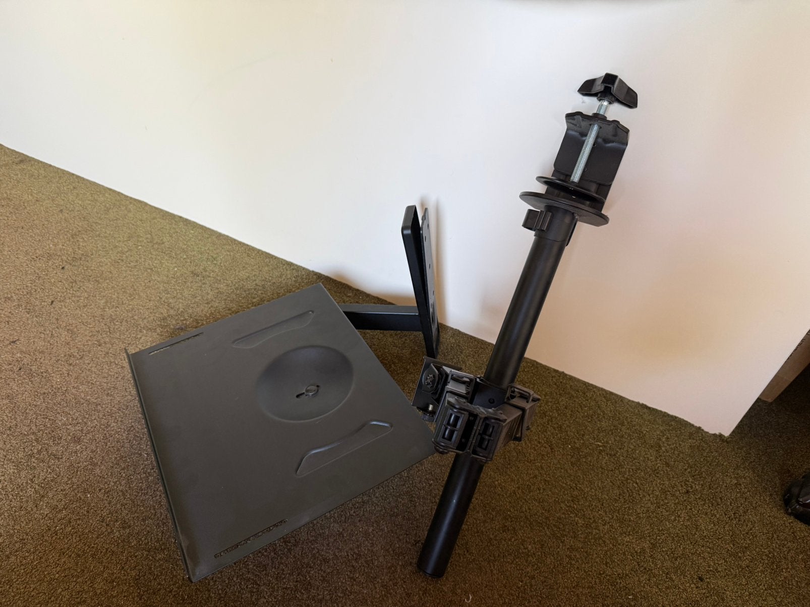 Monitor/plateau arm Neomounts, Audio, Tv en Foto, Televisiebeugels, Ophalen, Zo goed als nieuw