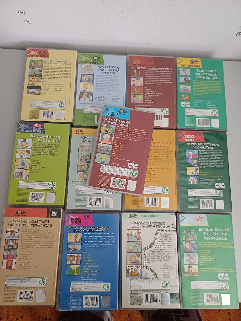 Beavis and Butt-Head VHS collectie - 13 tapes, Nederlands ondertiteld, Verzenden, Komedie, Vanaf 12 jaar