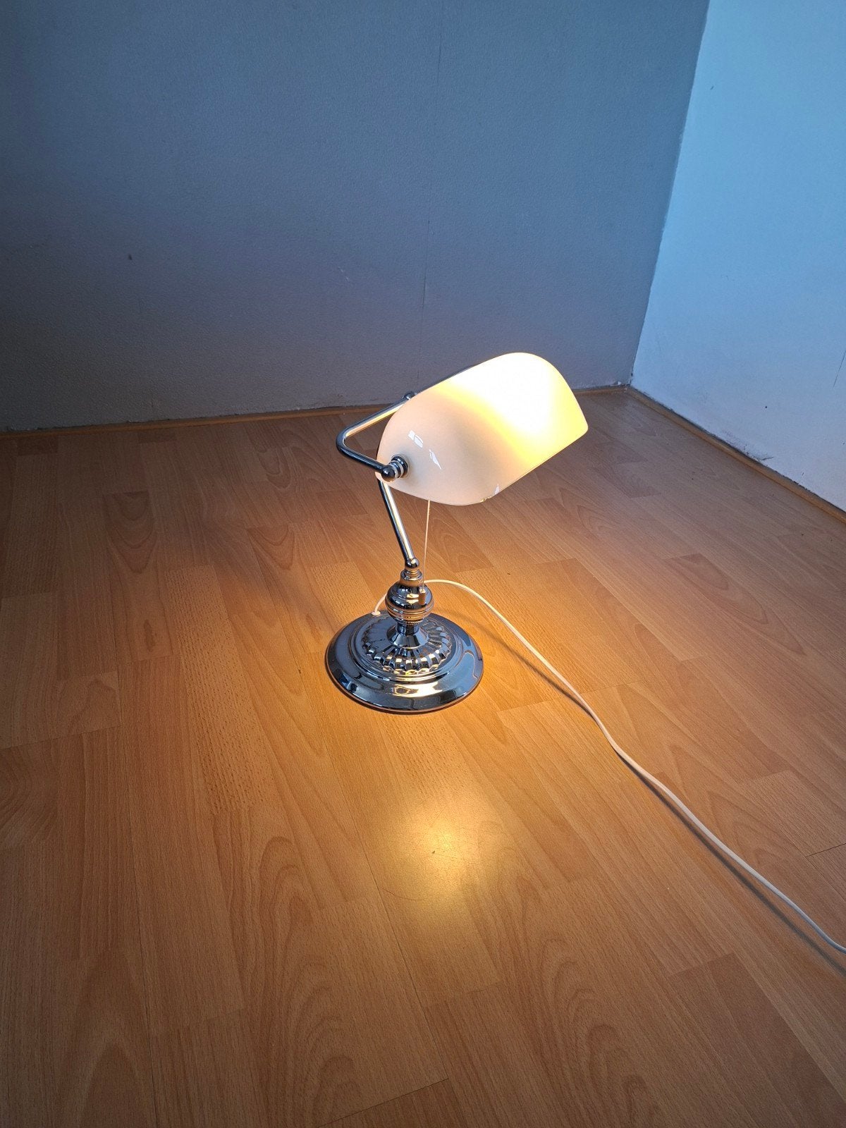 Klassieke Tafellamp met Melkglas Kap, Ophalen, Bureaulamp, Overige merken, E27 (groot)