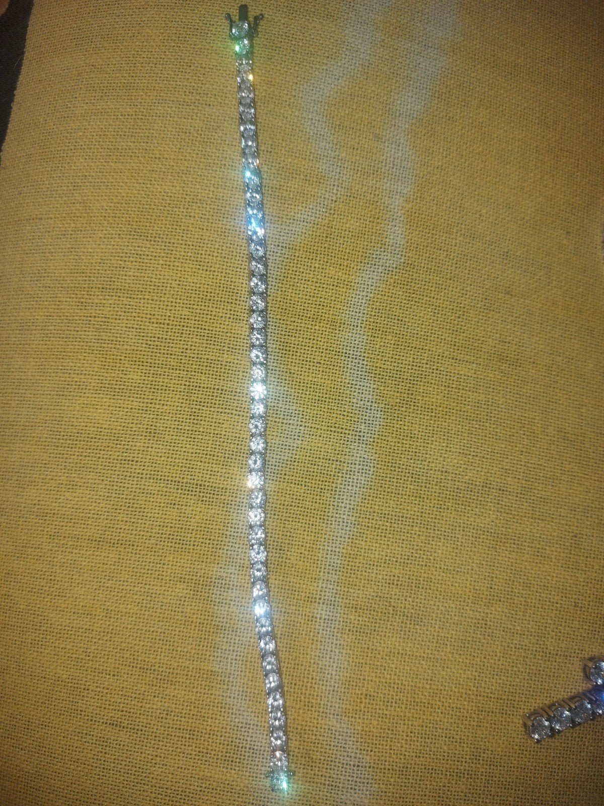 Elegante armband met schitterende Zirkonia steentjes, Met kristal, Overige materialen, Nieuw, Ophalen of Verzenden