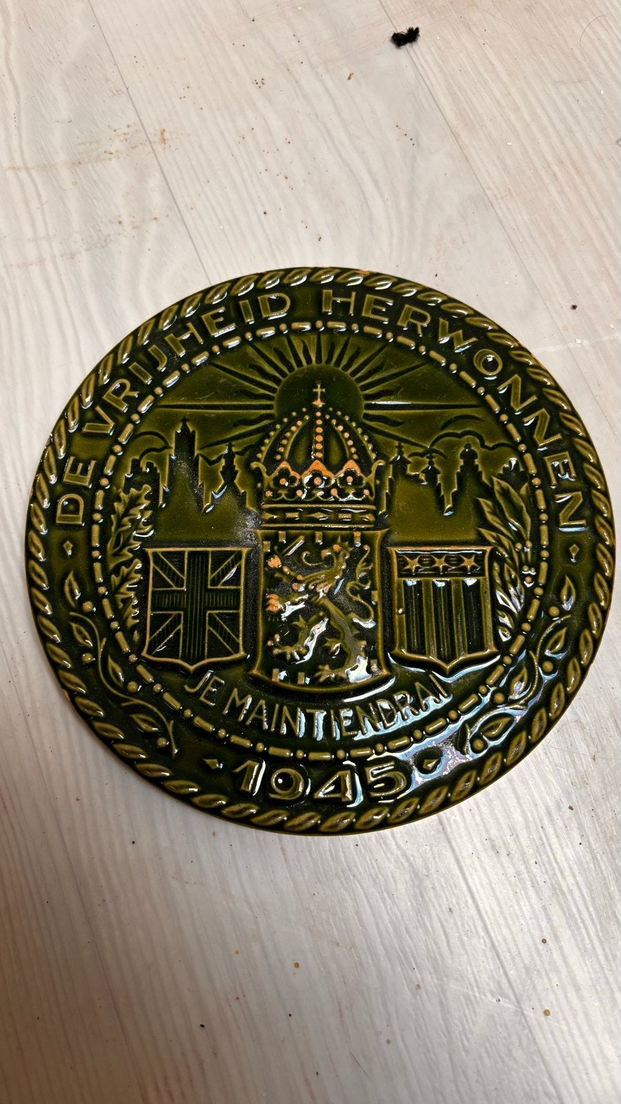 Mosa Maastricht wandtegel 'De Vrijheid Herwonnen 1945', Antiek en Kunst, Ophalen of Verzenden
